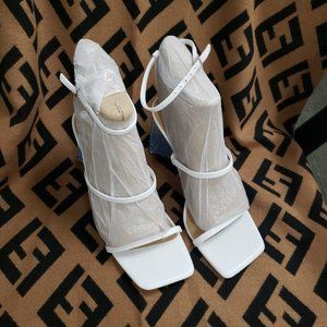 Ladies sandals
